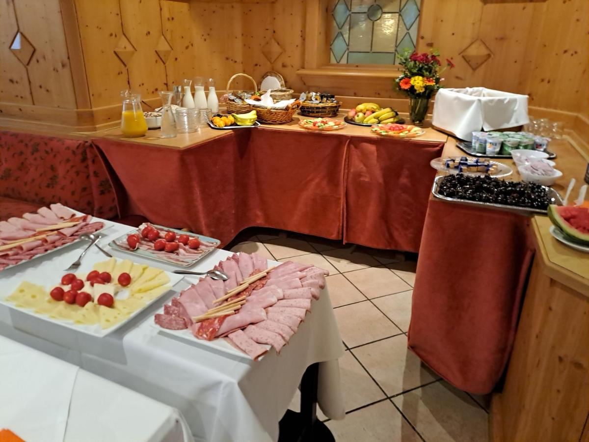 Hotel Ristorante Da Franco Зеефелд Екстериор снимка